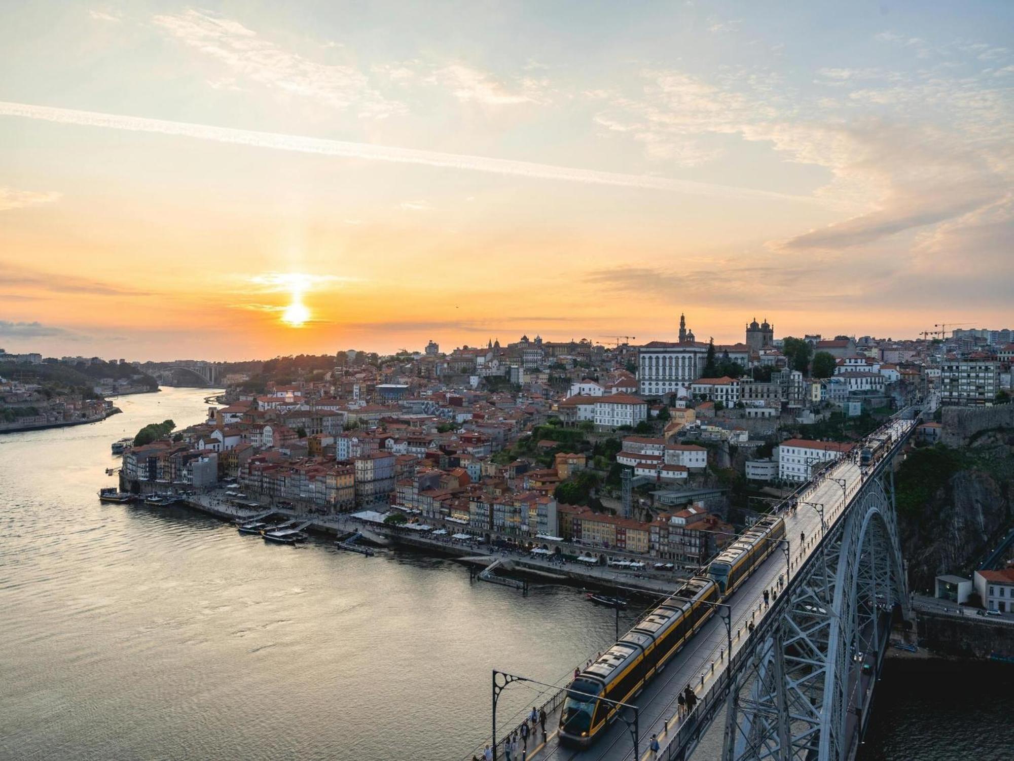 Near Da Luz Oporto