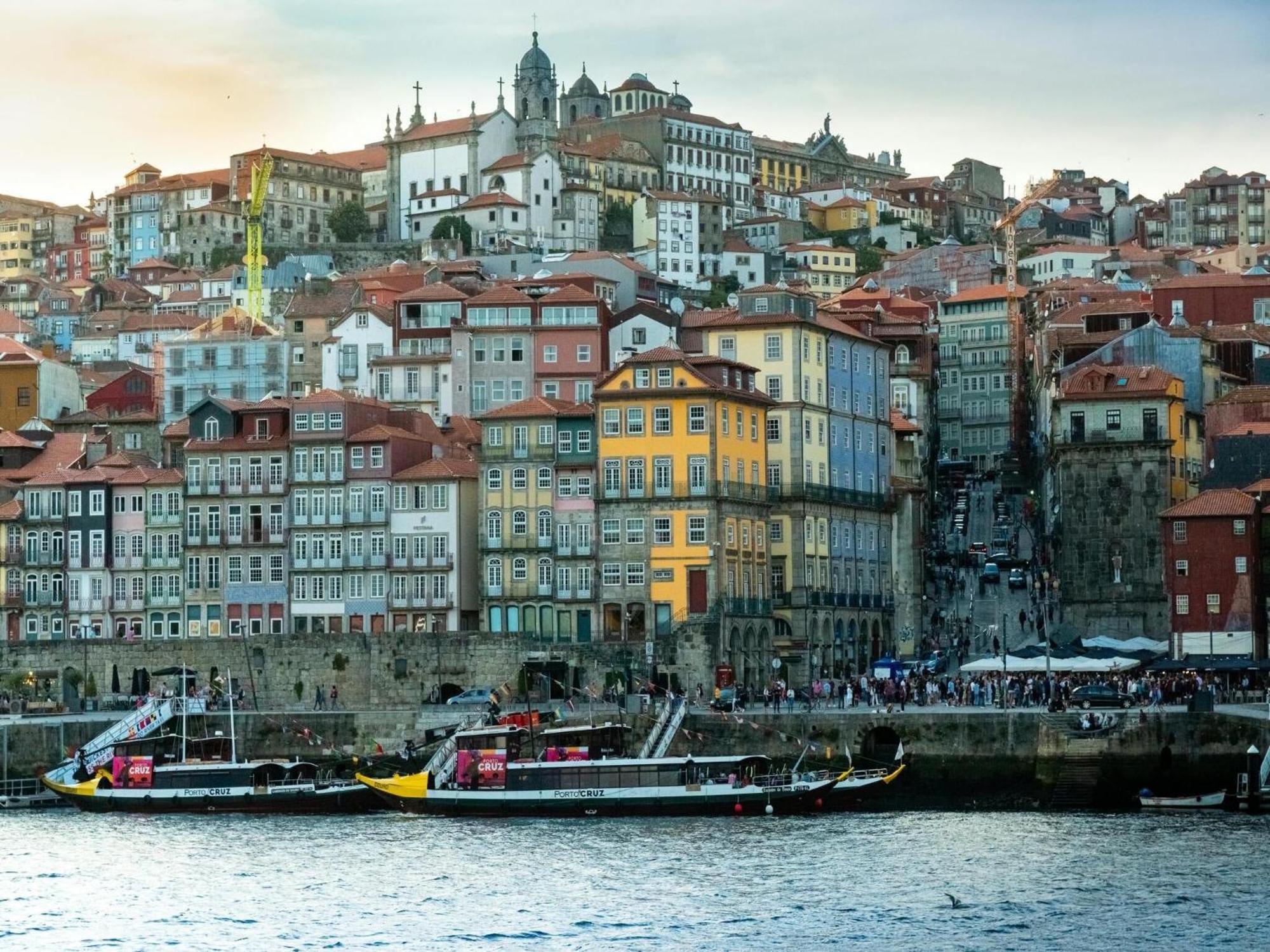 Near Da Luz Oporto